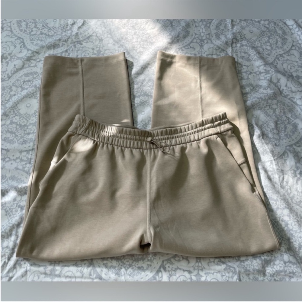 Lululemon Athletica Pants 12